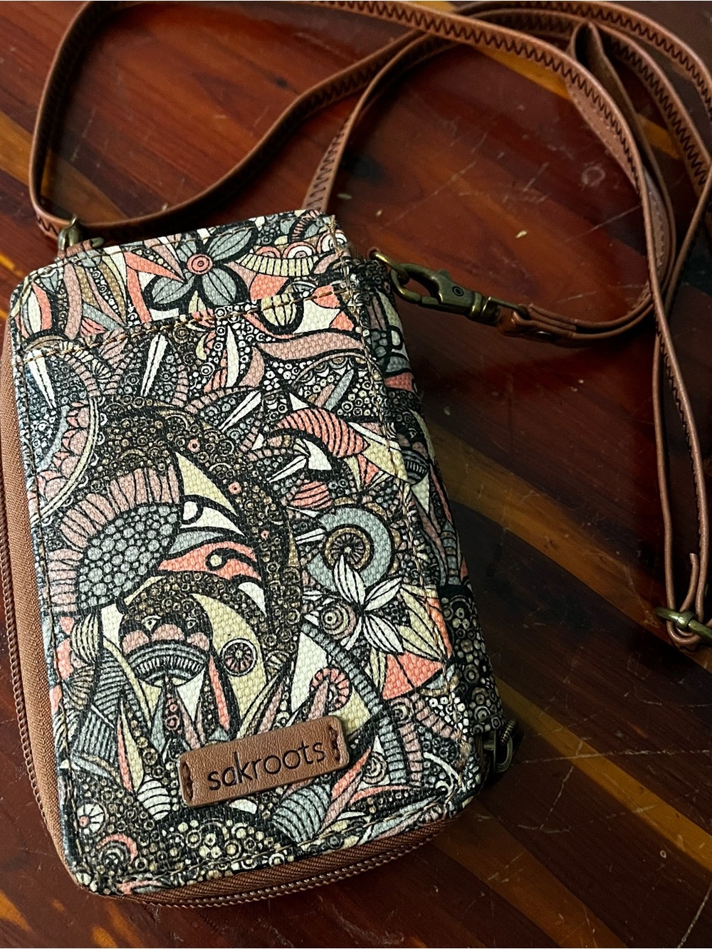 NEW SakRoots Crossbody Clutch